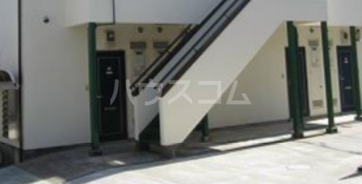 13/22 エントランス