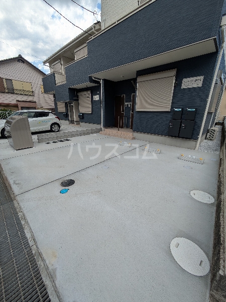 25/30 駐車場