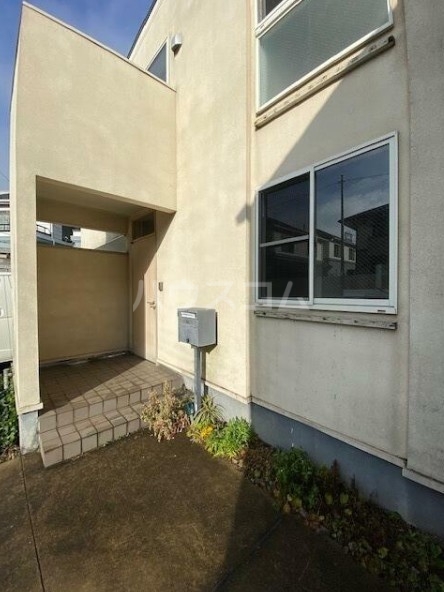 15/18 エントランス