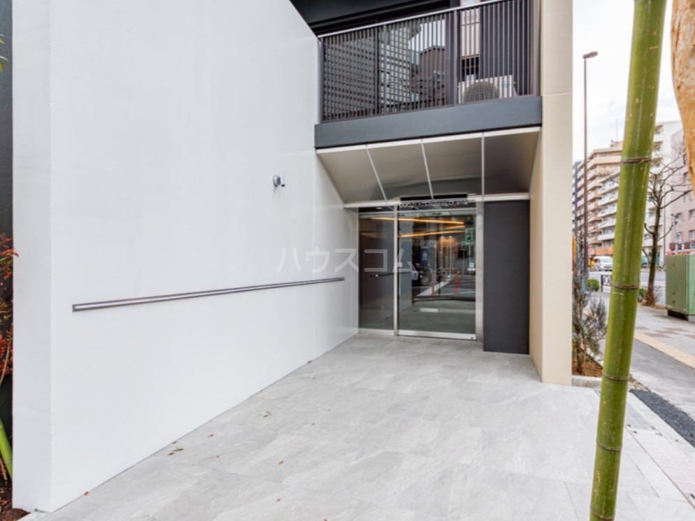 21/30 エントランス