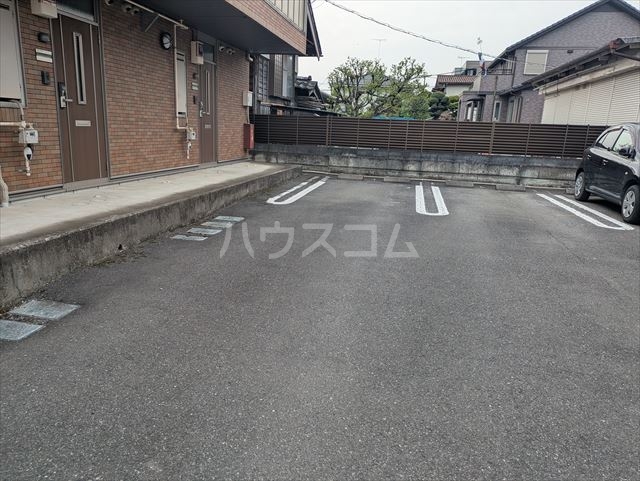 22/27 駐車場