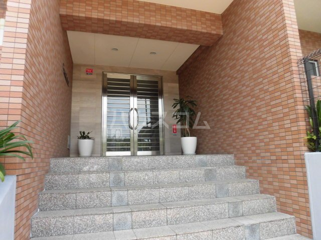 19/29 エントランス