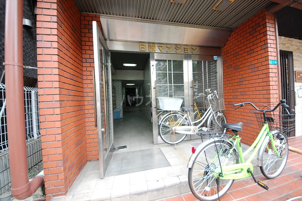 17/27 エントランス