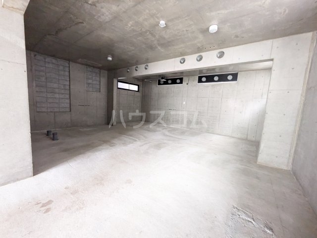 18/28 駐車場