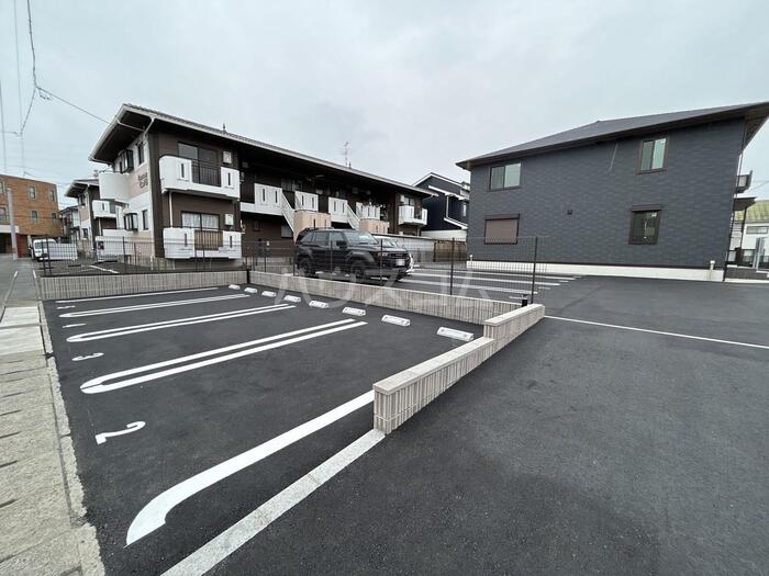16/21 駐車場