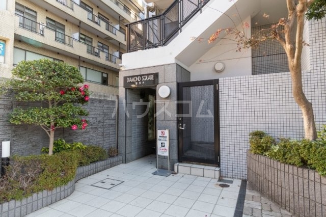 22/30 エントランス