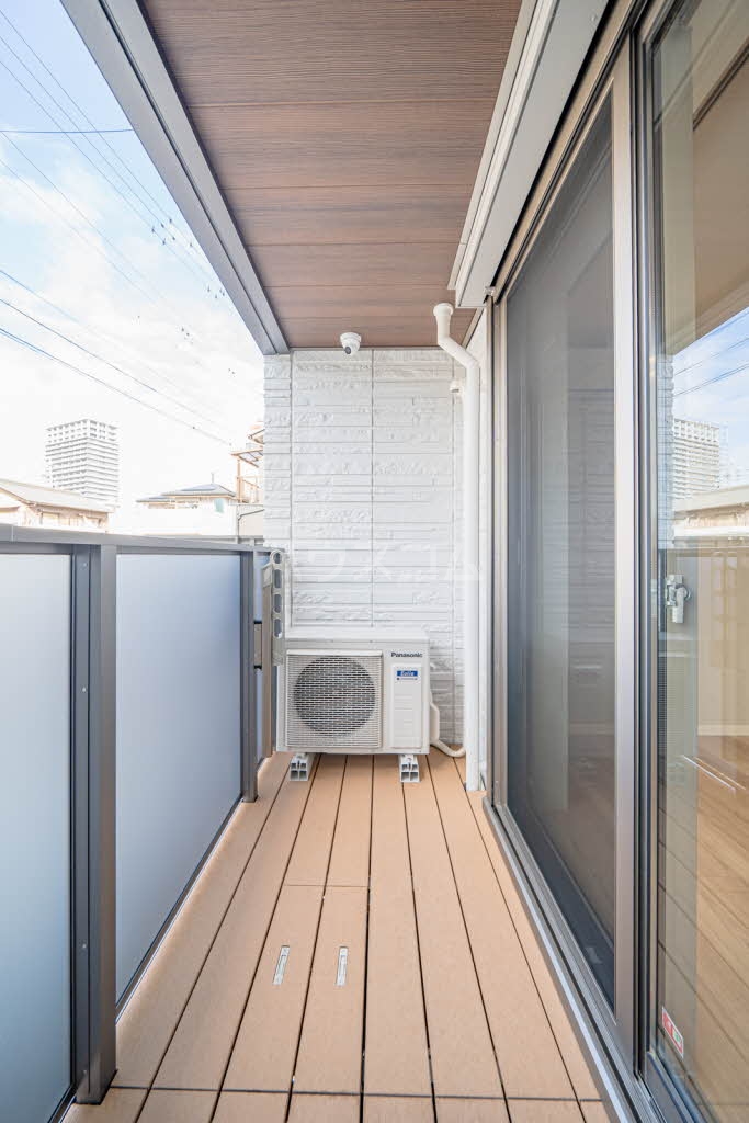 13/18 バルコニー