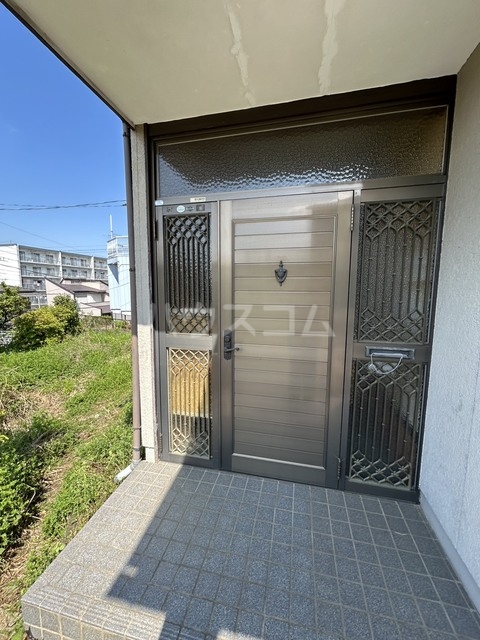 14/16 エントランス