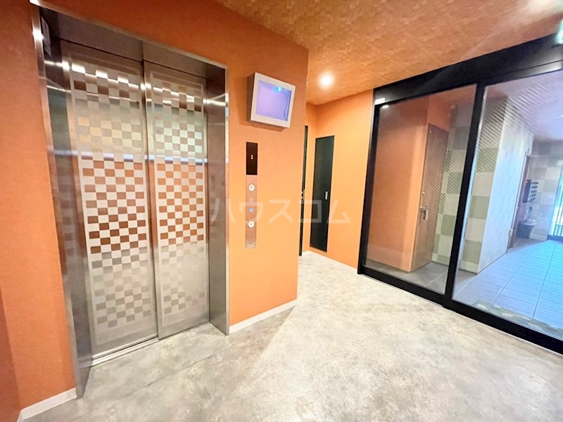 17/27 エントランス