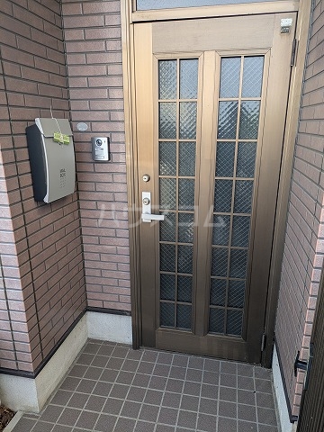 23/25 エントランス