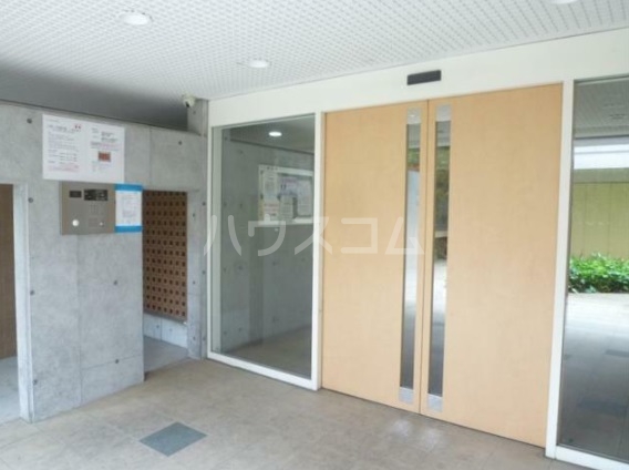 25/30 エントランス