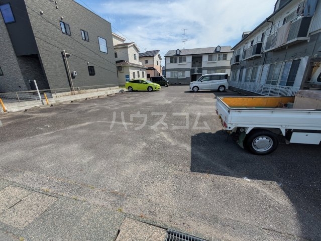 20/20 駐車場