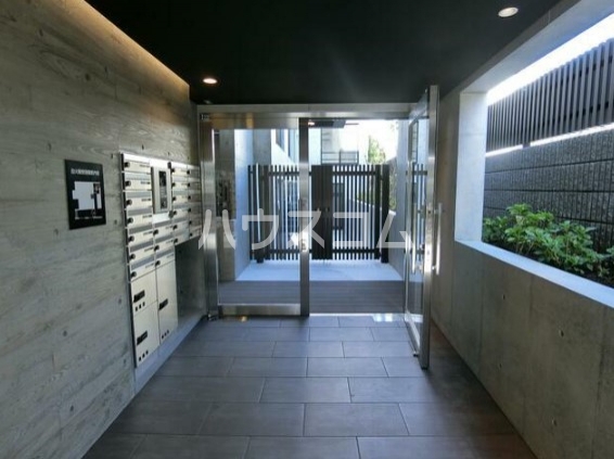 15/16 エントランス