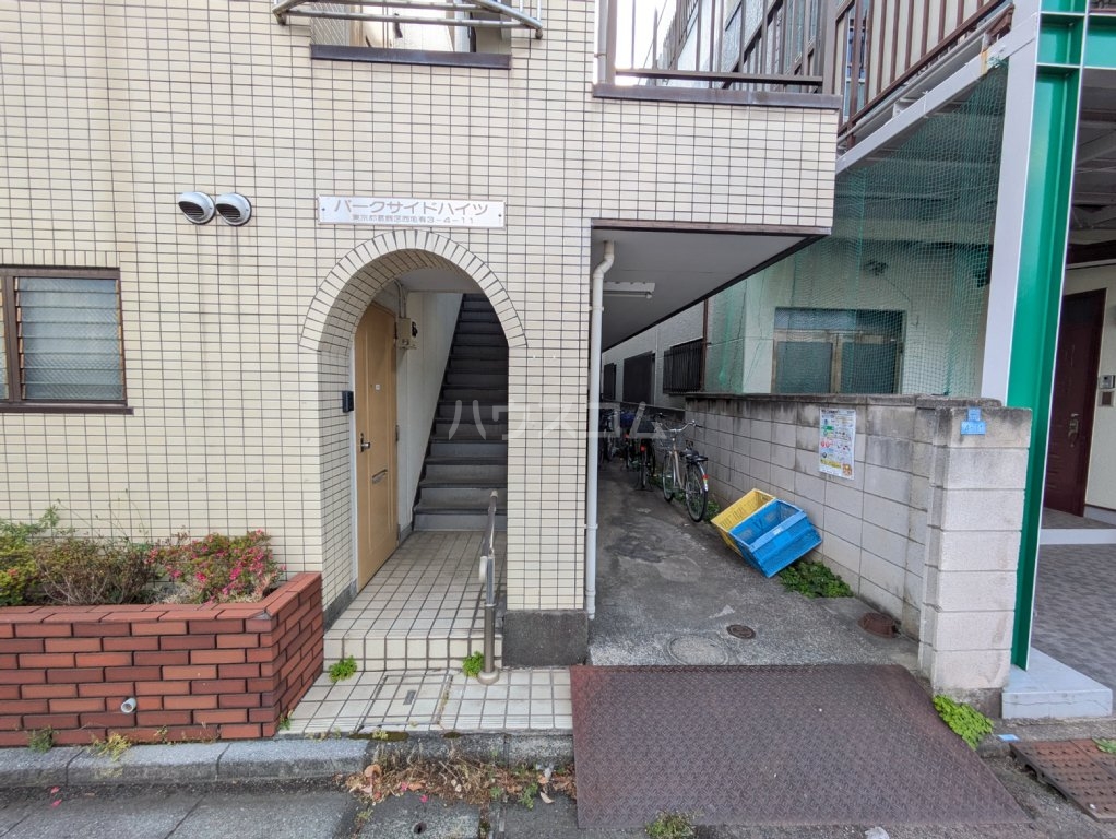 29/30 エントランス