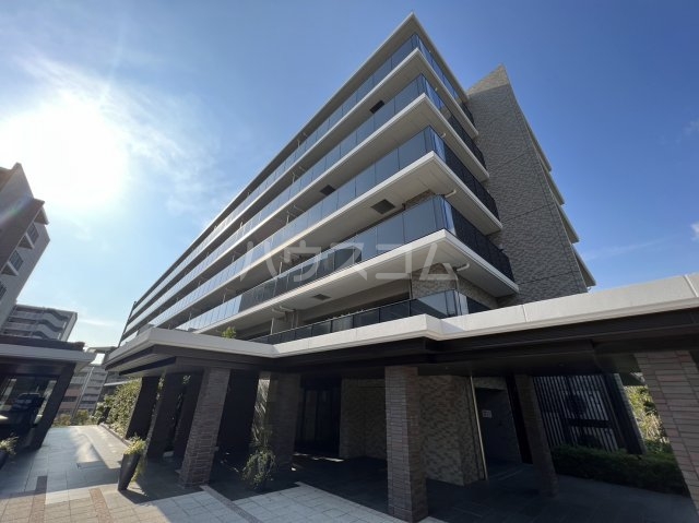 26/30 エントランス