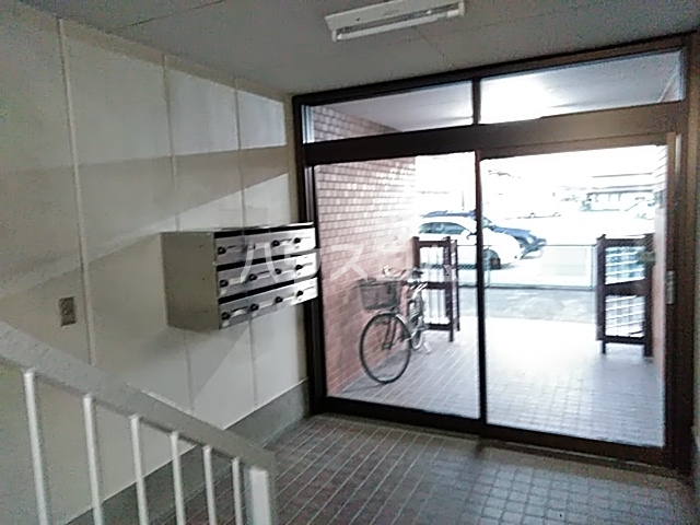 16/18 エントランス