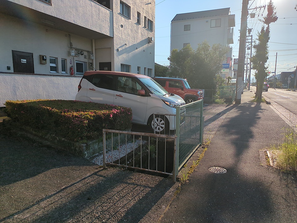 20/20 駐車場