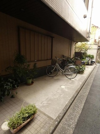 21/29 駐車場