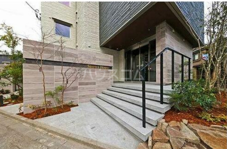 14/19 エントランス