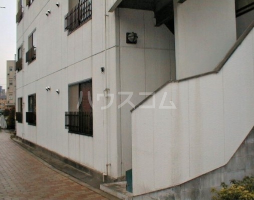 13/13 エントランス