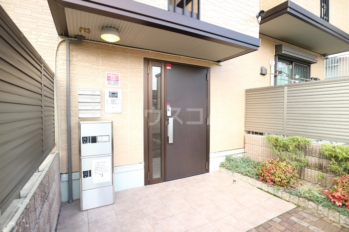 13/22 エントランス