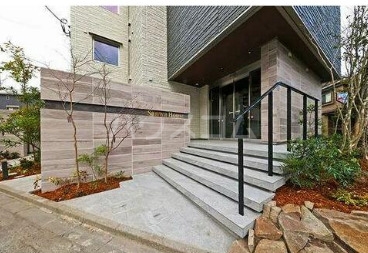 16/21 エントランス