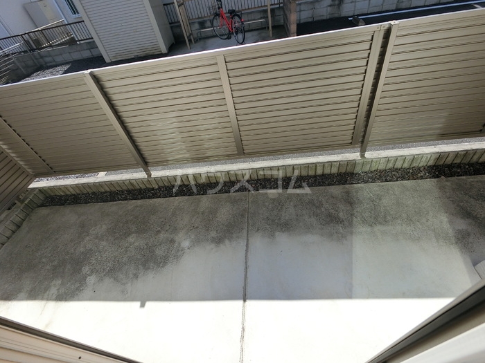 19/27 バルコニー