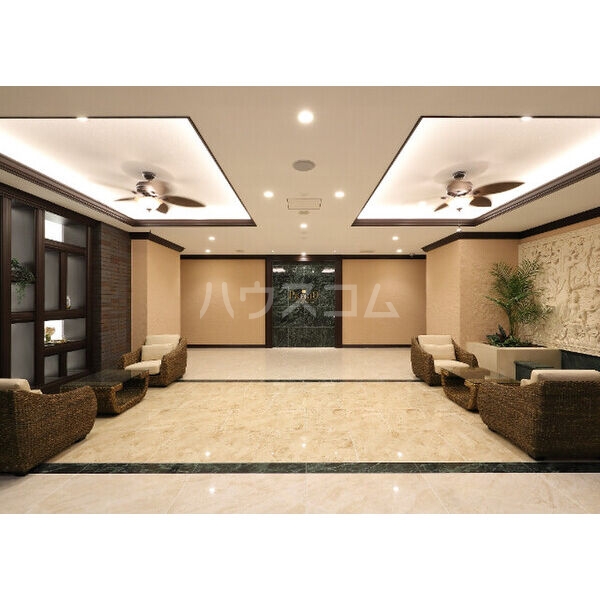 16/26 エントランス