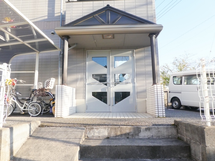 17/27 エントランス