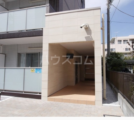 16/17 エントランス