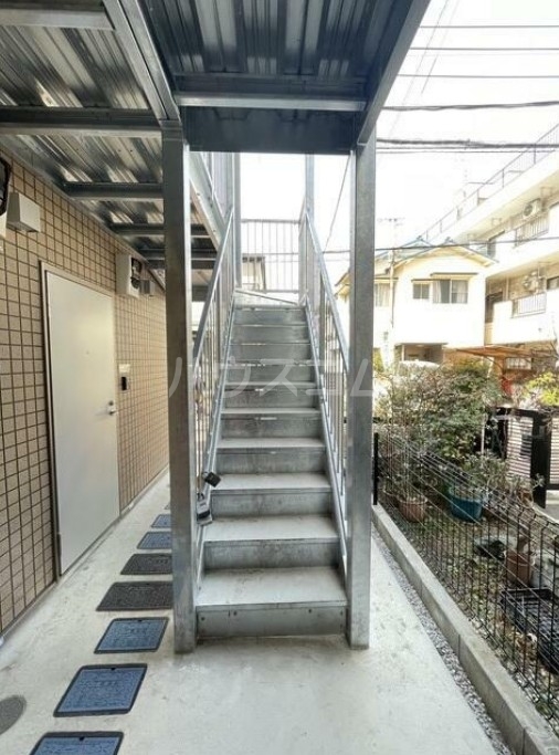 19/24 エントランス