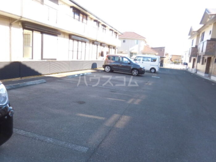 16/18 駐車場