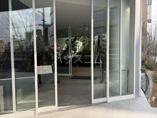 21/30 エントランス