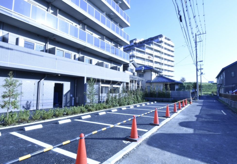 16/17 駐車場