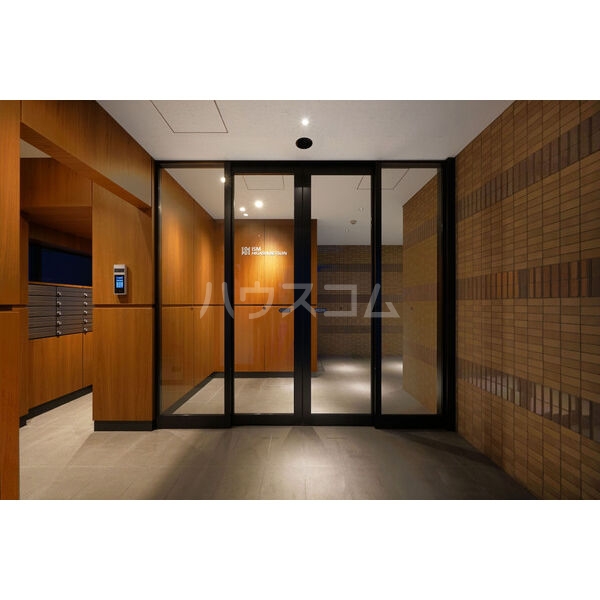 15/15 エントランス