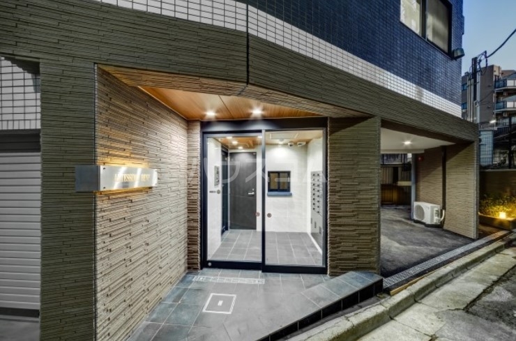 14/23 エントランス