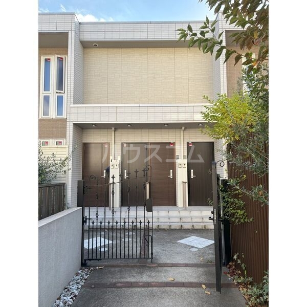 17/27 エントランス