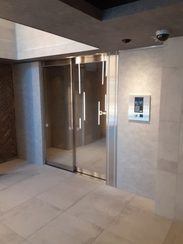 25/30 エントランス