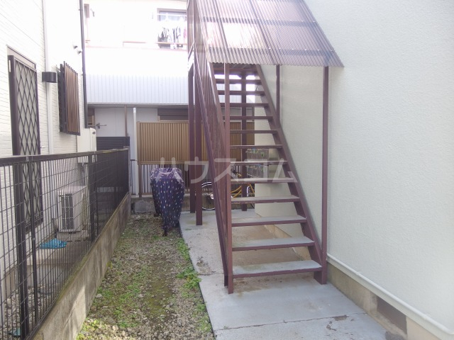 16/26 エントランス