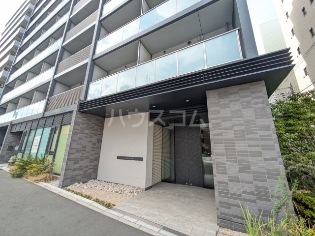 18/28 エントランス