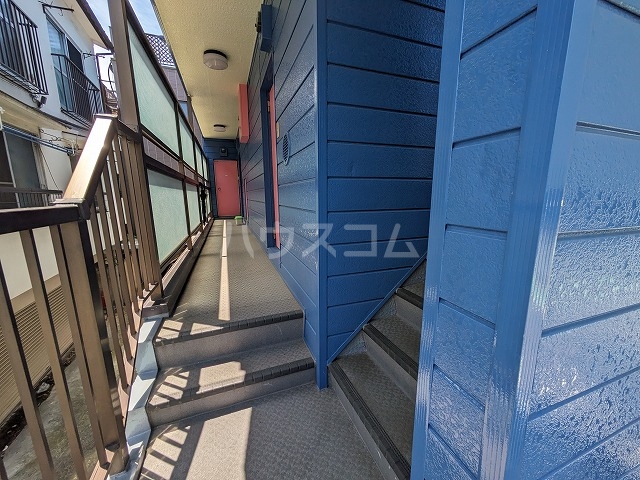 26/30 エントランス