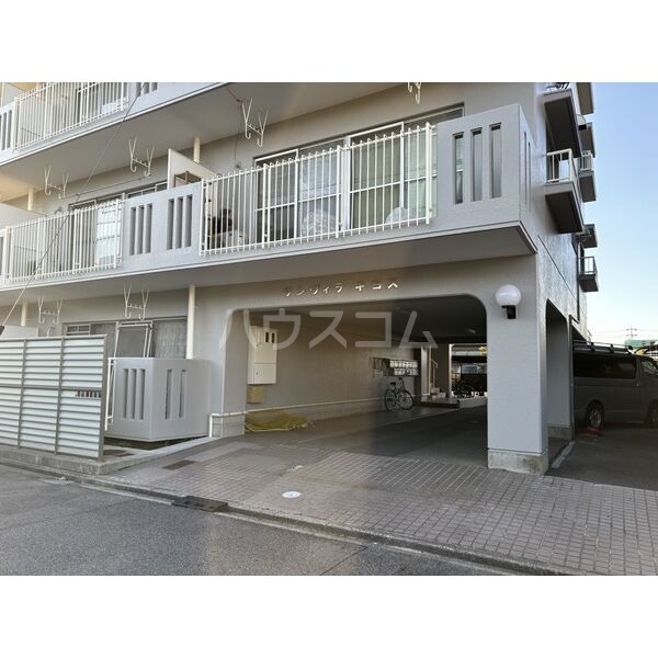 14/19 エントランス