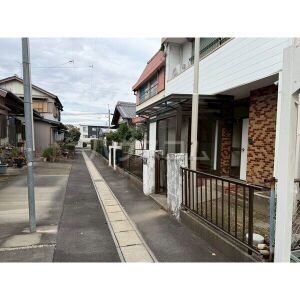 16/23 エントランス