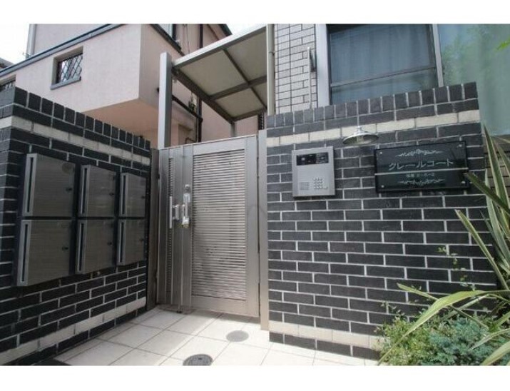 23/30 エントランス