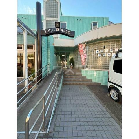 21/30 エントランス