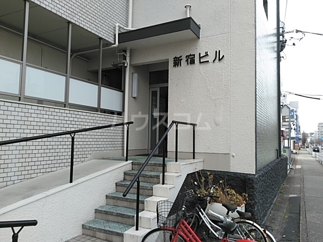 24/30 エントランス