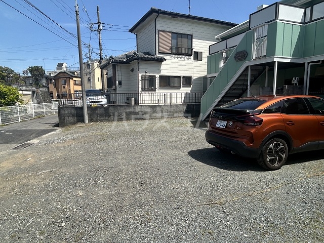 25/28 駐車場