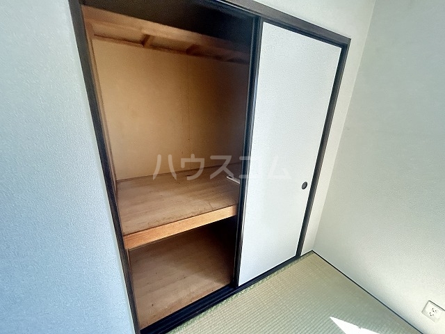 13/28 収納
