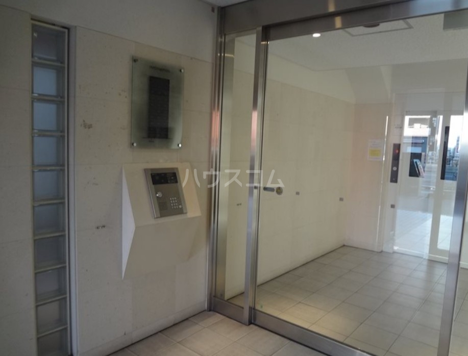 22/22 エントランス