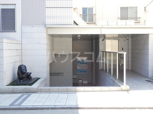 18/20 エントランス